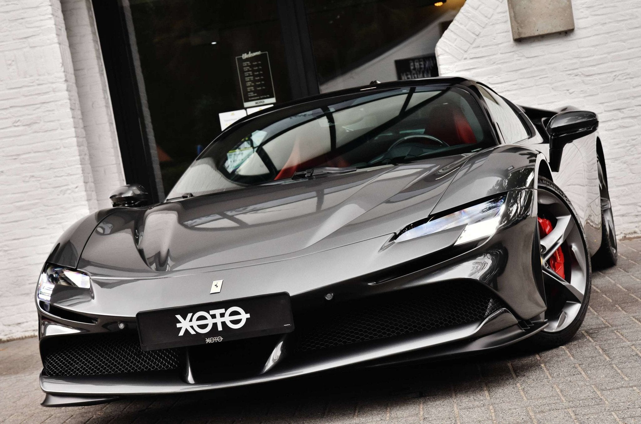 Ferrari SF90 Stradale 4.0 TURBO V8 F1 PHEV * LIFT / CAMERA /, Autos, Ferrari, Cuir, Argent ou Gris, Achat, Entreprise