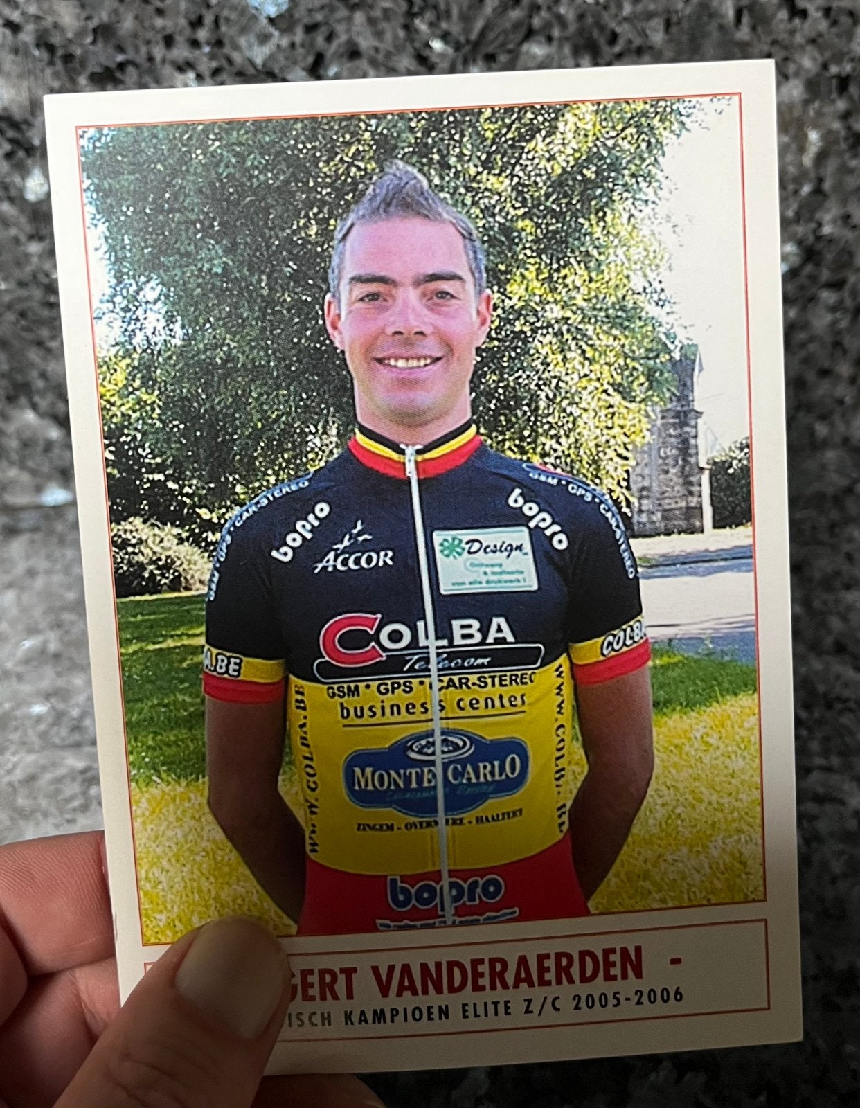 Le cycliste Gert Vanderaerden champion de Belgique, Enlèvement, Comme neuf