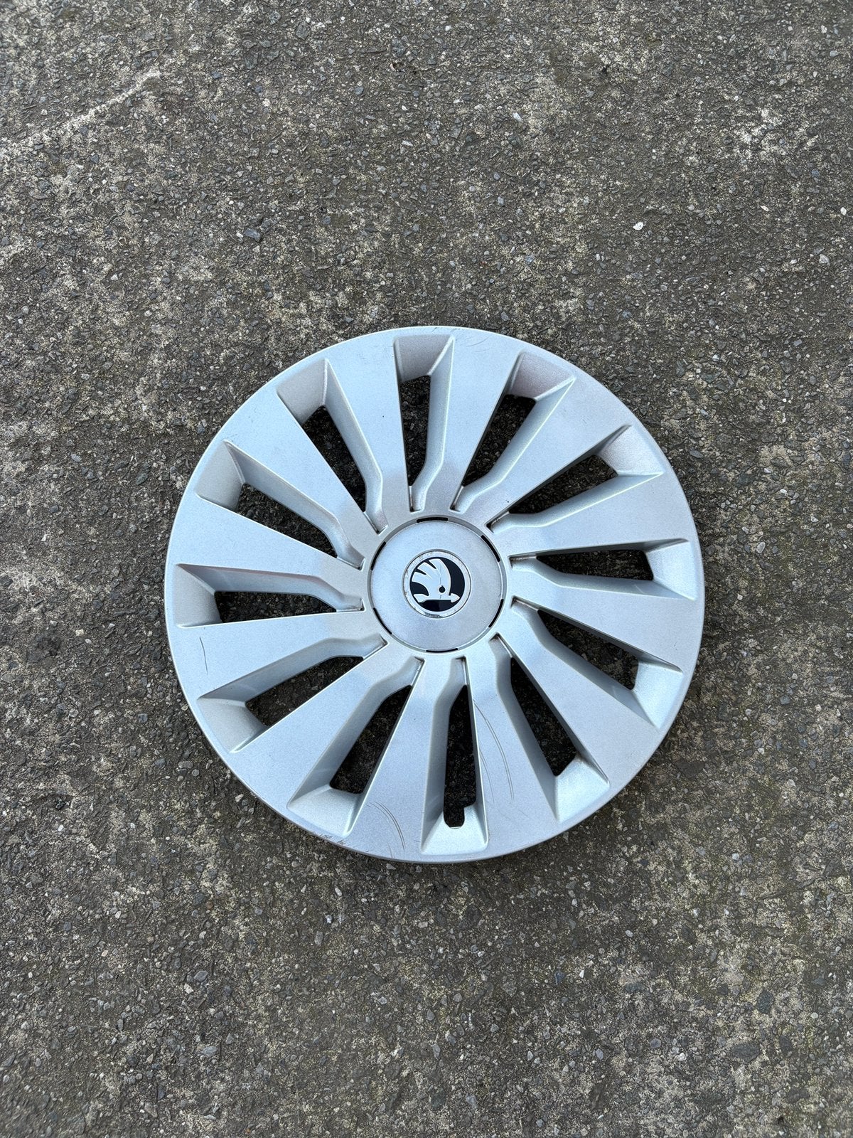 4 Enjoliveurs Origine Skoda 16 pouces Modèle Tekton(Octavia), Enlèvement ou Envoi, Comme neuf