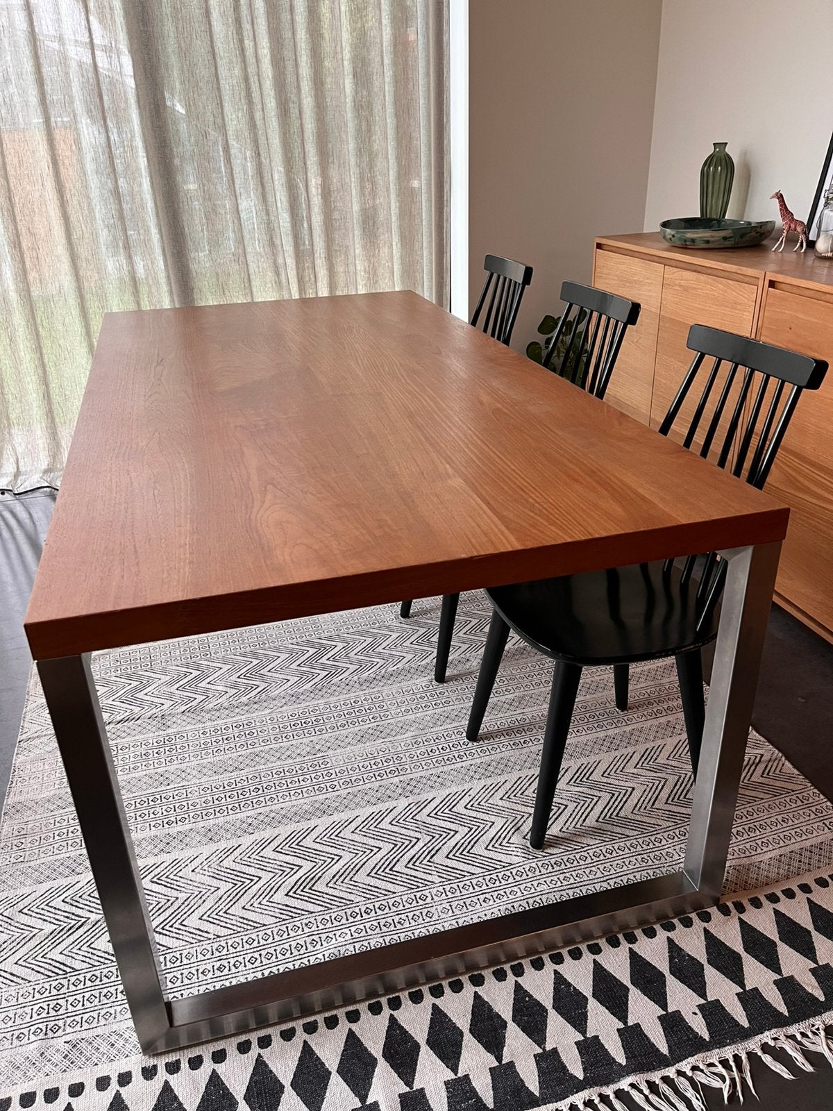 Table de salle à manger - robuste et solide, Maison & Meubles, Enlèvement