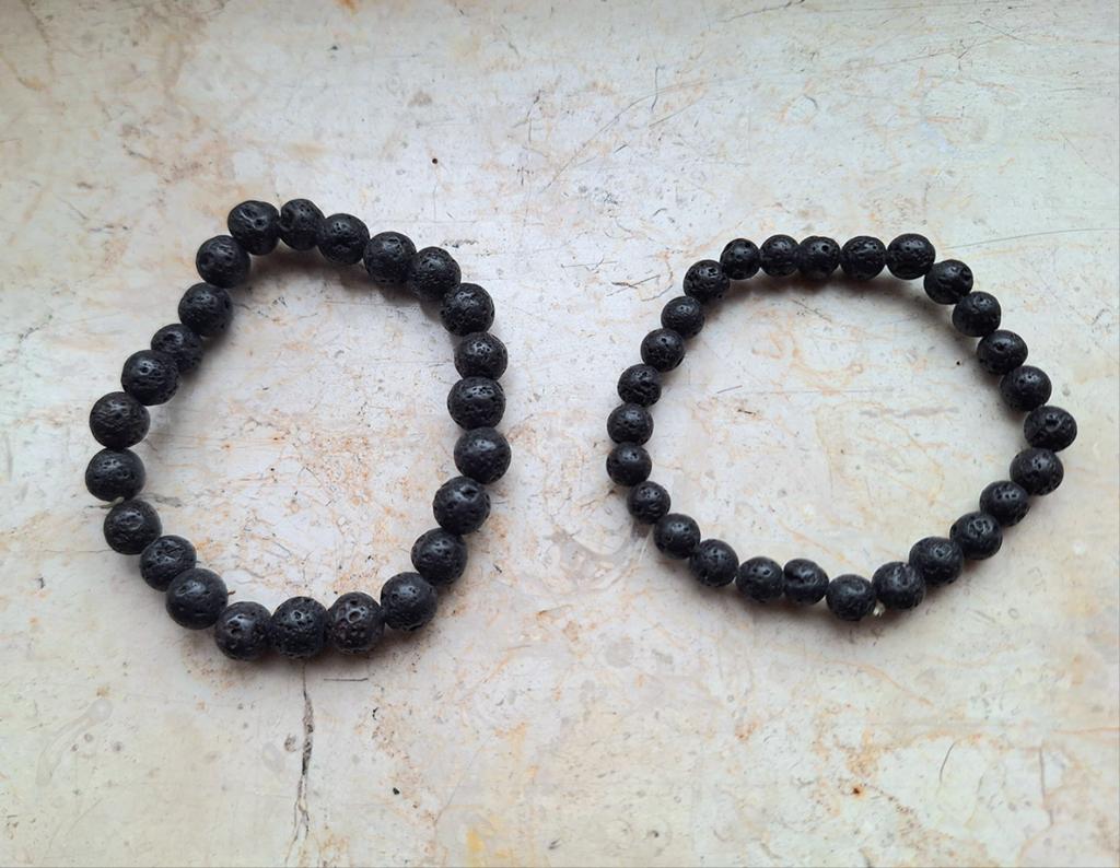Bracelets en pierre de lave (2 tailles), Élastique