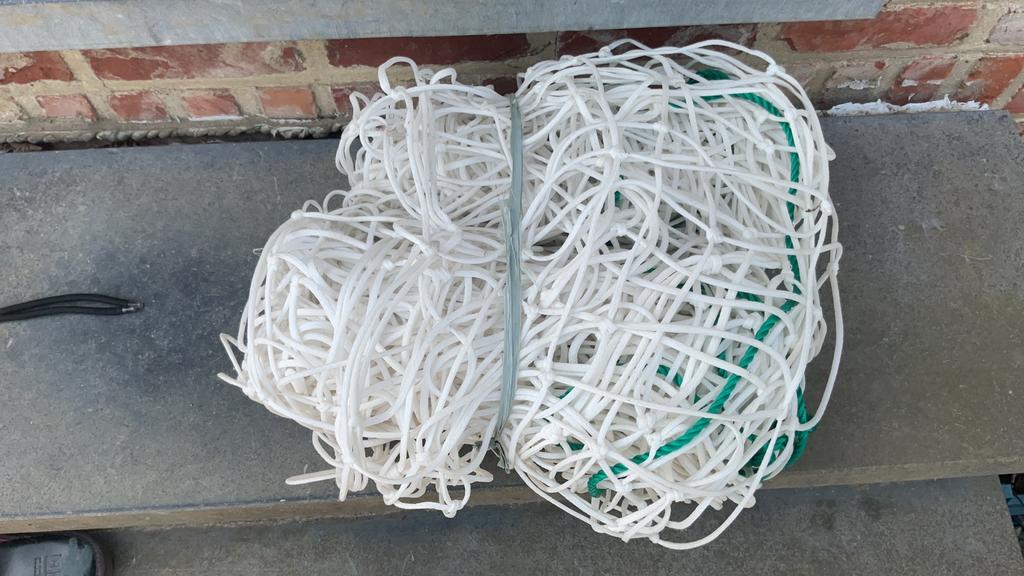 Gloednieuw voetbalnet, Ophalen, Zo goed als nieuw