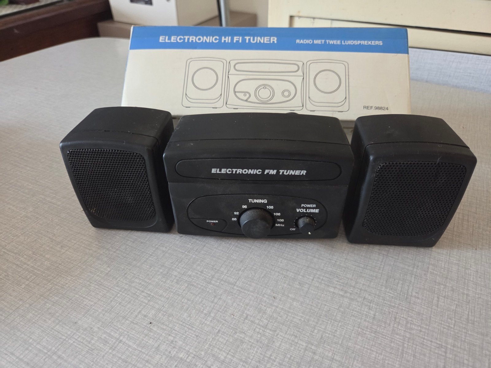 Electronic Hi Fi Tuner., Audio, Tv en Foto, Tuners, Ophalen of Verzenden, Nieuw