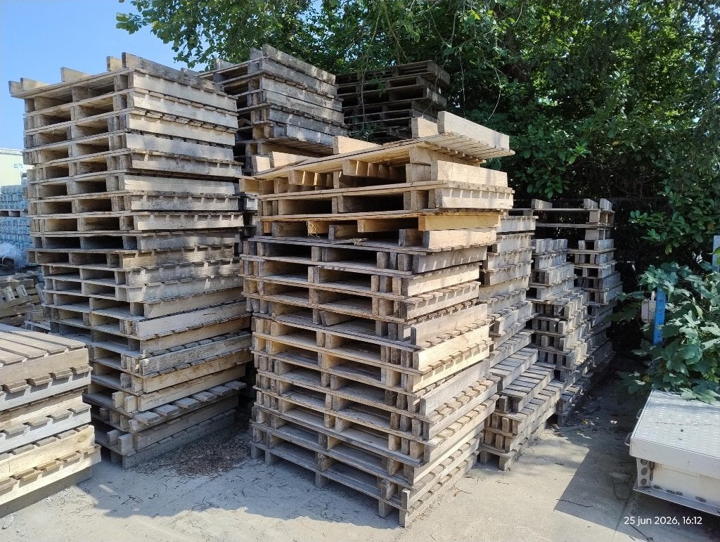 Hout (wegwerp palletten), Tuin en Terras, Brandhout, 3 tot 6 m³, Ophalen