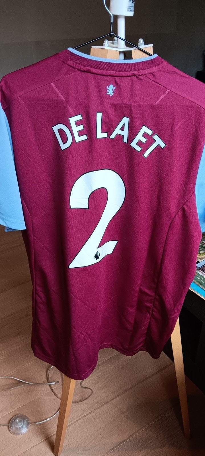 Aston Villa 2022/23 shirt De Laet, Sports & Fitness, Taille XL, Enlèvement ou Envoi, Comme neuf, Maillot