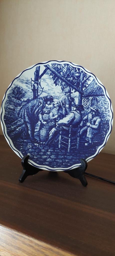 Assiette Delft, Enlèvement