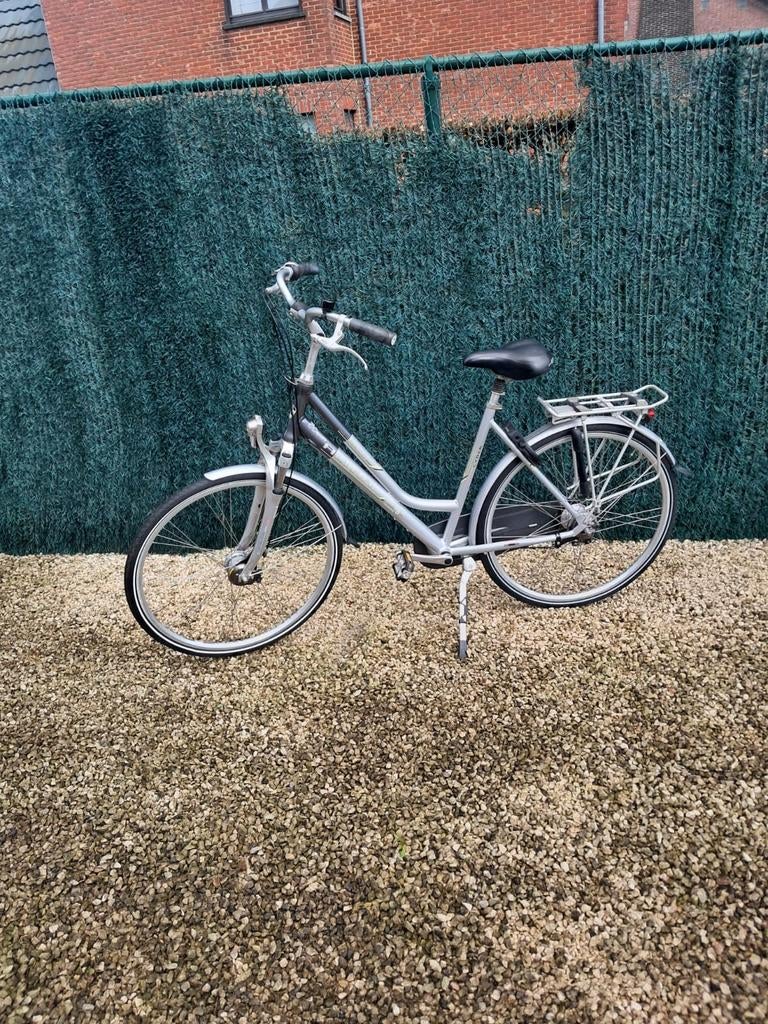 Stadsfiets dames altra, Fietsen en Brommers, Fietsen | Dames | Damesfietsen, Gebruikt, Versnellingen, 56 cm of meer, Ophalen