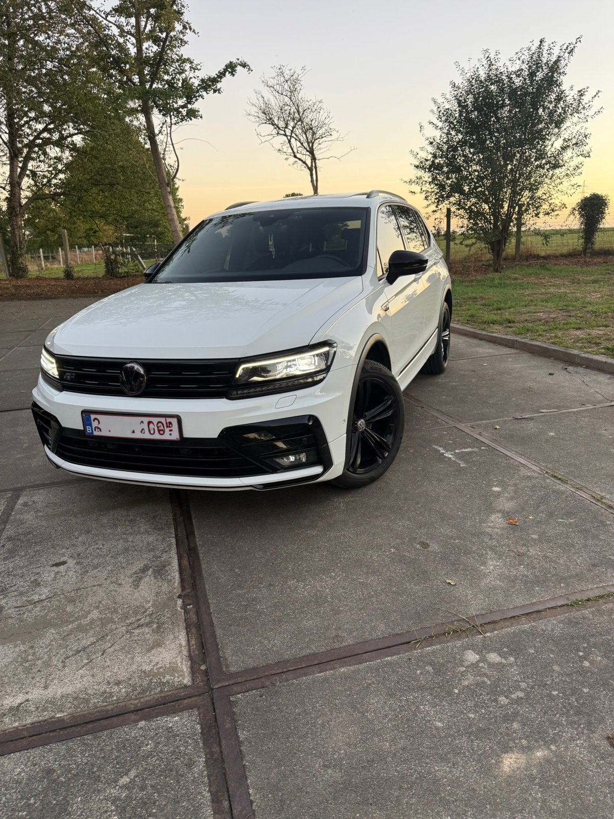VOLKSWAGEN TIGUAN ALLSPACE R-LINE – FULL OPTION, Cuir, Achat, Entreprise, 5 portes