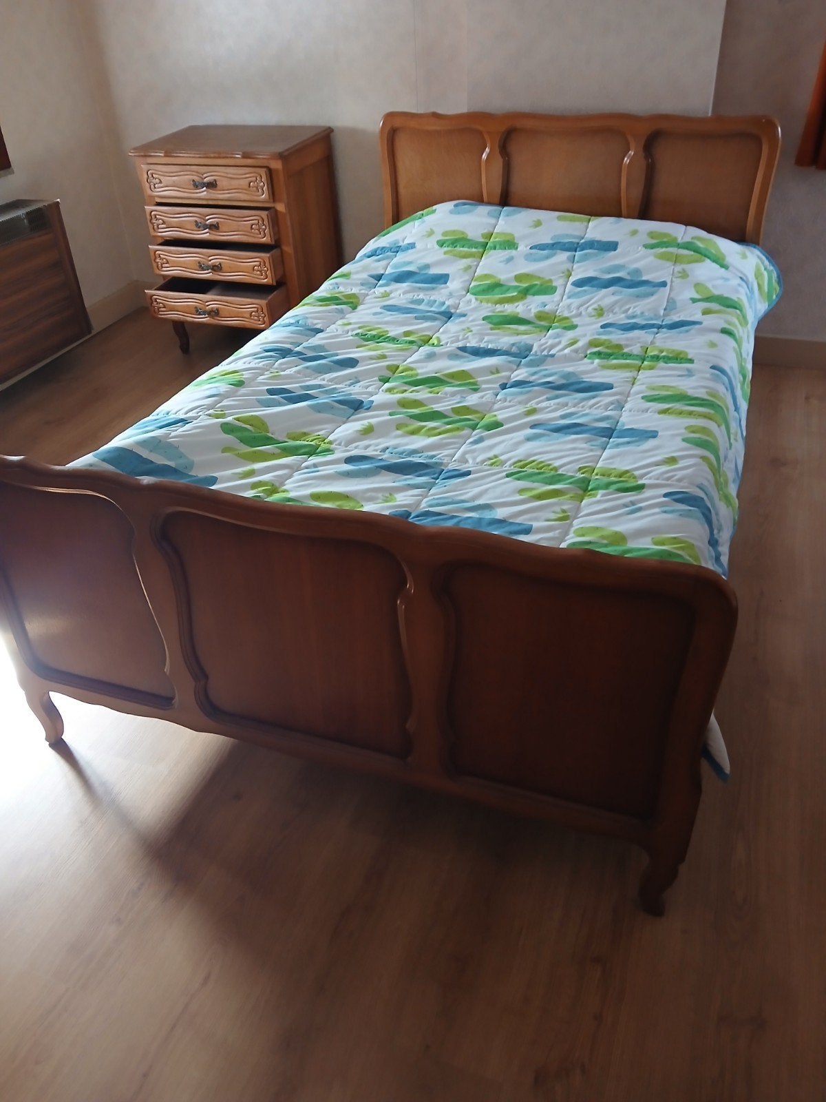 Bed met kastje GRATIS, Enlèvement