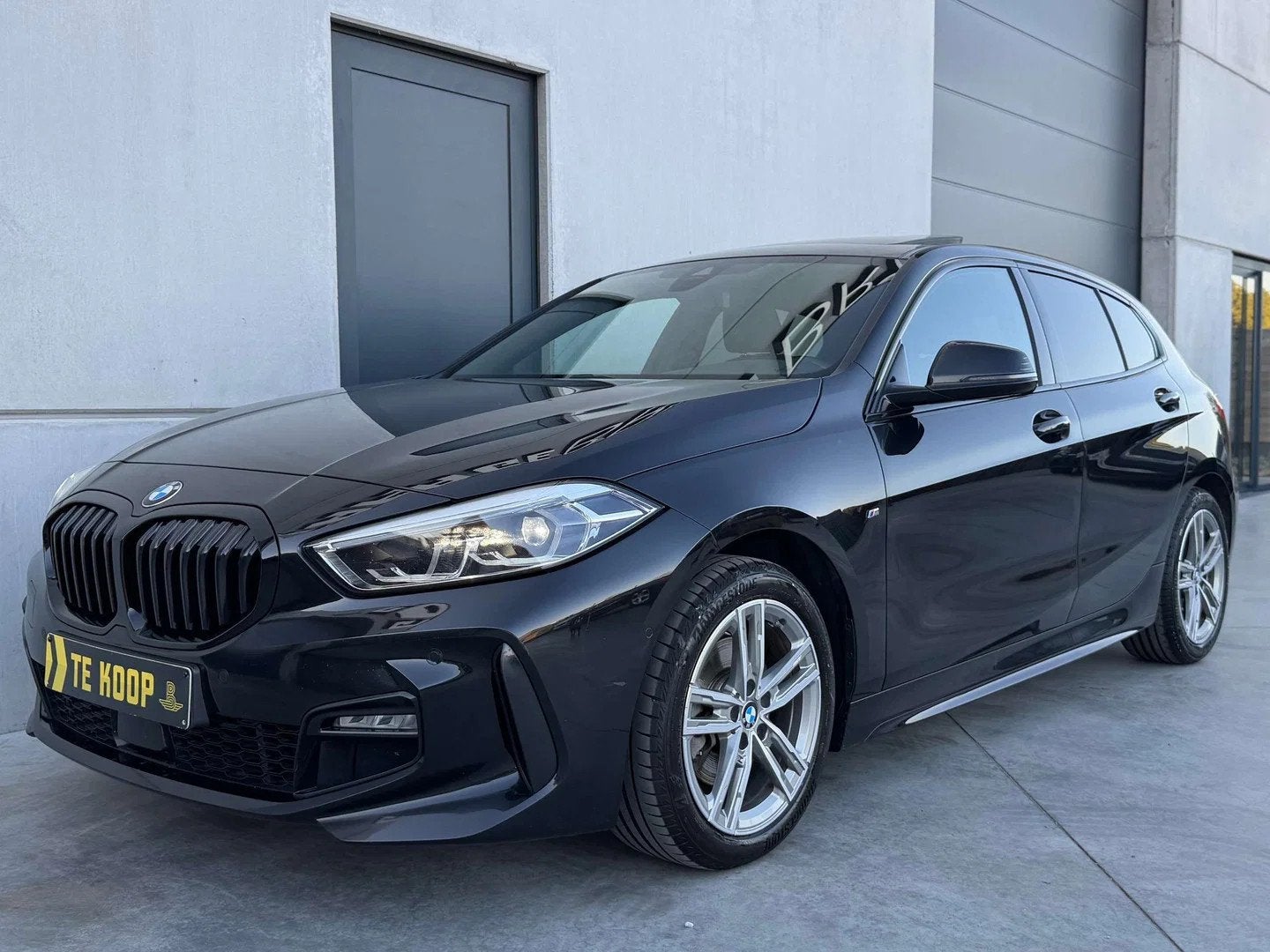 BMW 1 Serie 118 M Pack * CarPlay * Panoramadak * Live Cockpi, 100 kW, Achat, Boîte manuelle, 5 portes