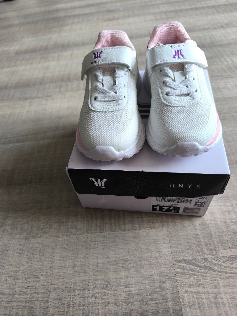 Chaussure enfant pointure 26, Enfants & Bébés, Neuf, Diverses, Enlèvement, Chaussures
