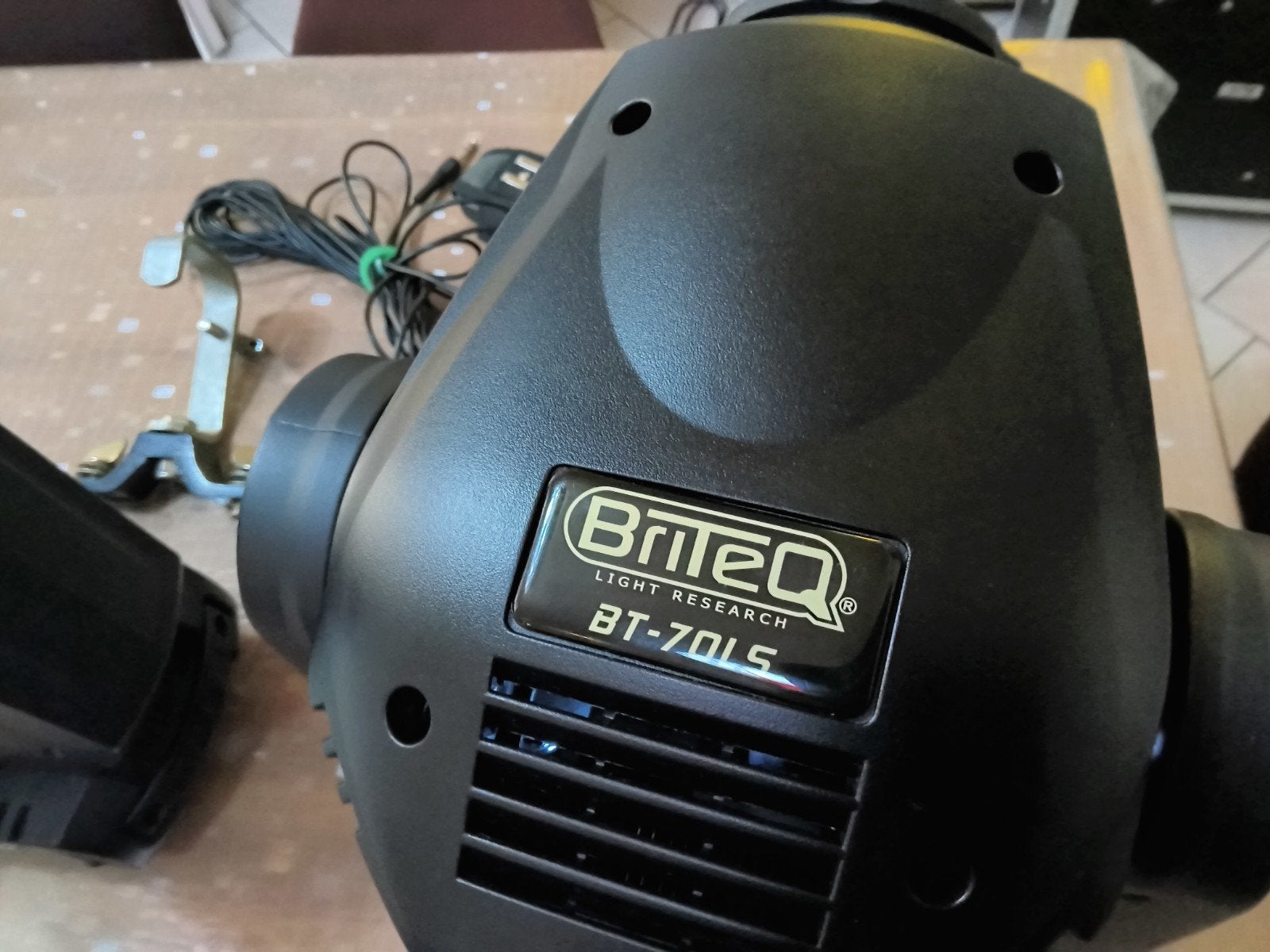 Lyre Brutes BT-70LS led, Musique & Instruments, Enlèvement