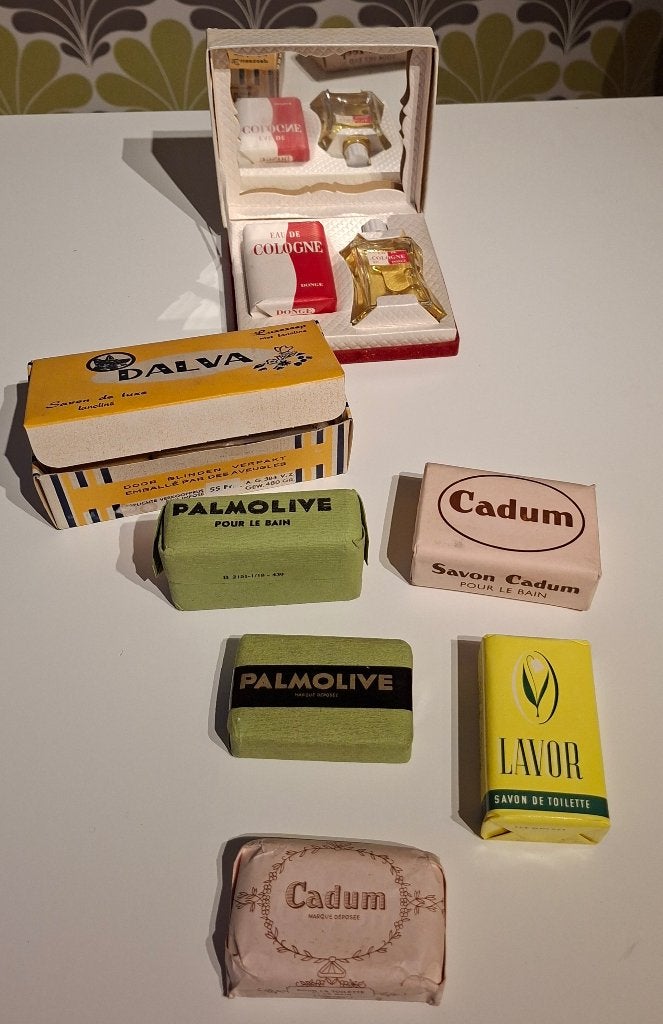 Oude vinted zeep, Ophalen of Verzenden, Zo goed als nieuw