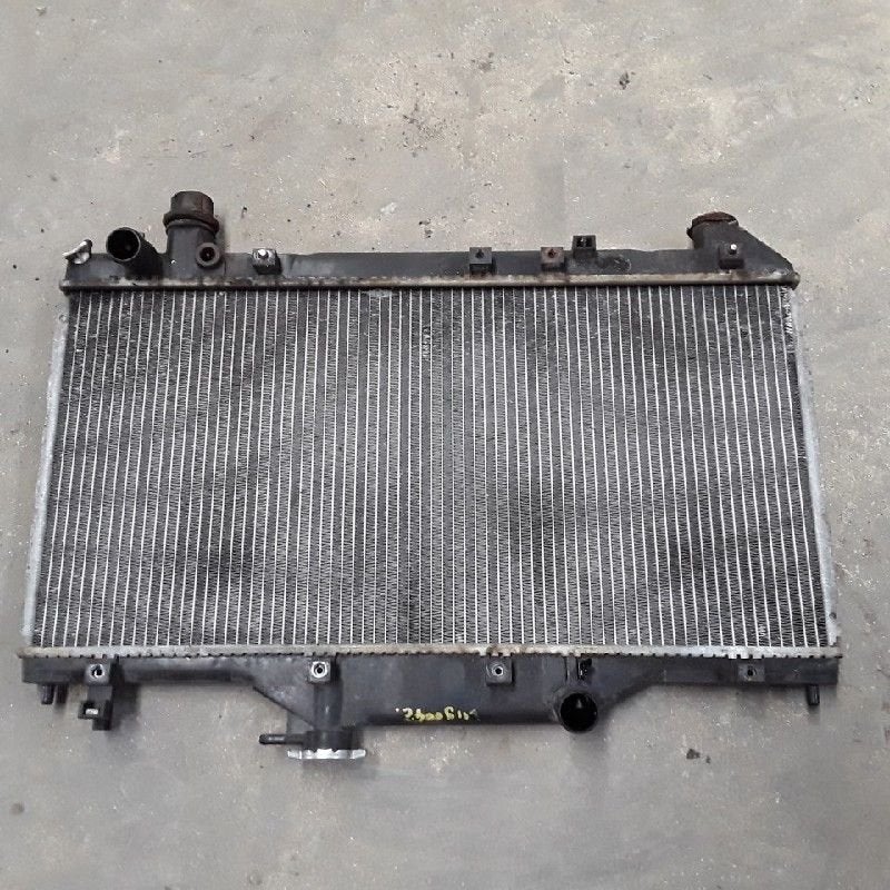 RADIATEUR EAU Toyota Avensis (T22) (01-1997/02-2003), Dhr. M. Roggen, Toyota, Stadsweg 37 37
9917 PV  WIRDUM GR., NL, Utilisé