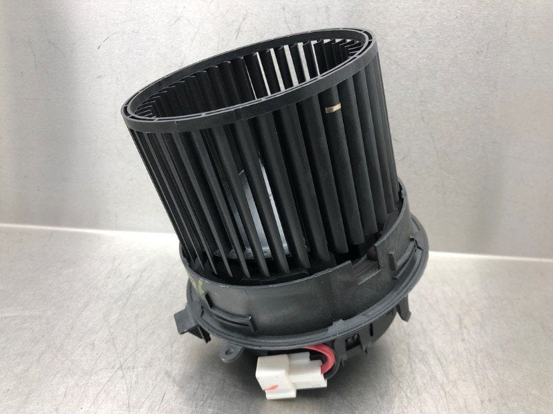 VENTILATEUR RADIATEUR MOTEUR Nissan NV 200 (M20M), Valeo, Utilisé, 100, rue de Courcelles
75017  Paris, FR, Info@valeo.fr