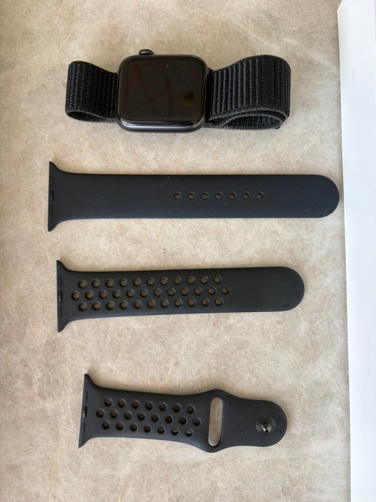 Apple watch SE nike uitvoering met lader, Enlèvement, Gris