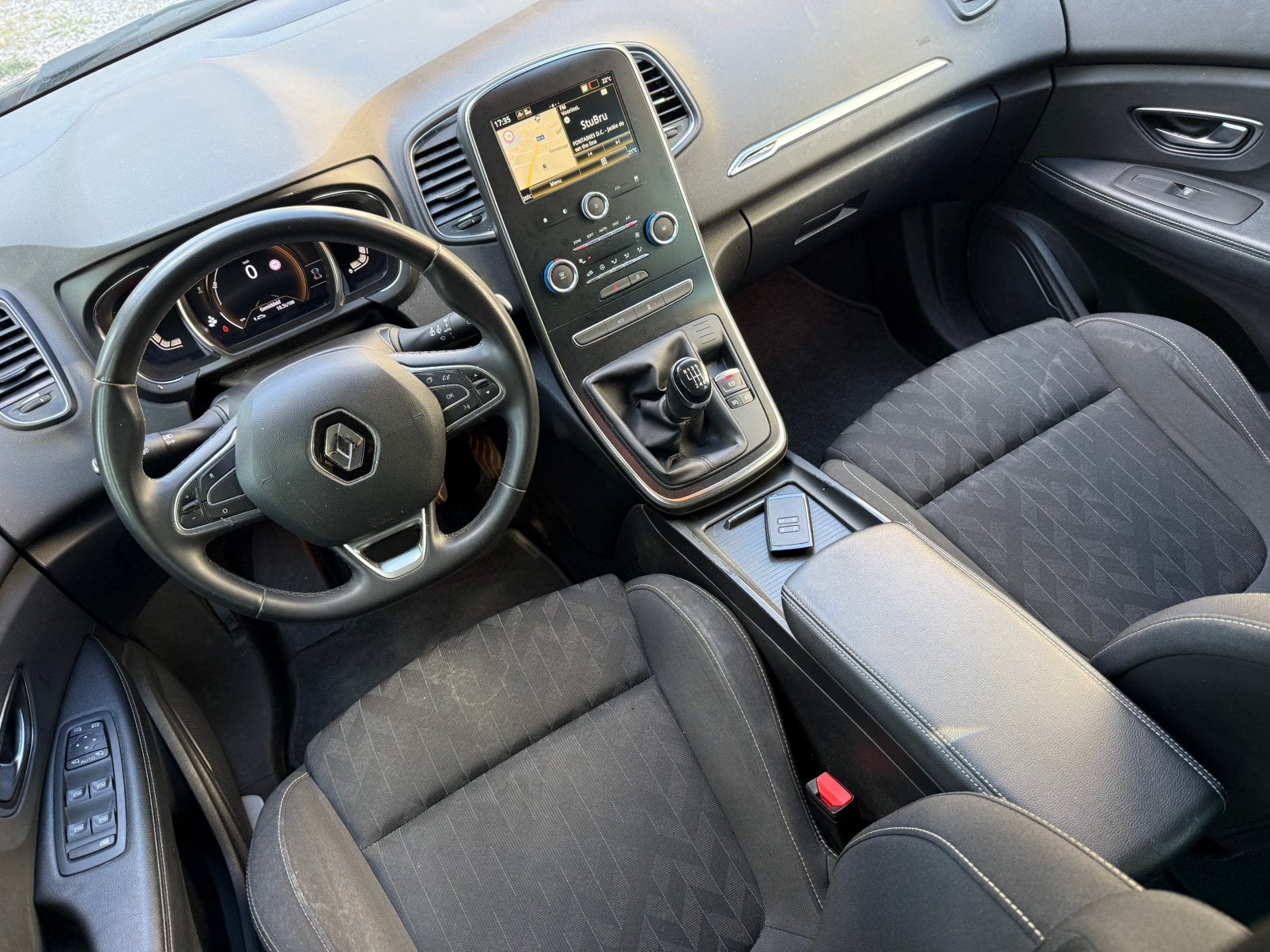 Renault Grand Scenic 1.3 Tce Benzine - 2021 - 7 zit - GPS, Autos, 1332 cm³, Euro 6, Entreprise, Boîte manuelle