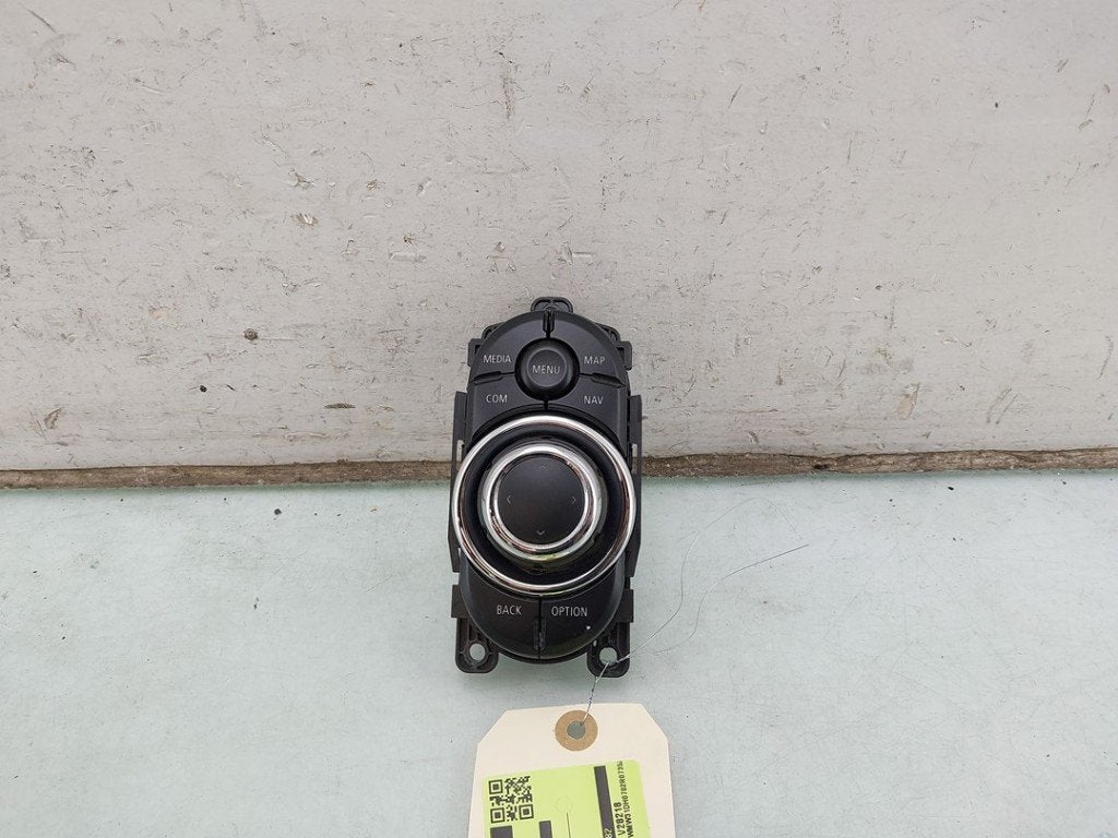 PANNEAU DE COMMANDE BORD ORDINATEUR Mini Mini (F56), Petuelring 130
80809  München, DE, Mini, Utilisé, Minikundenbetreuung@mini.de