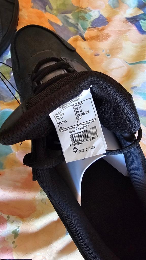 Chaussures randonnée décathlon neuves, Chaussures