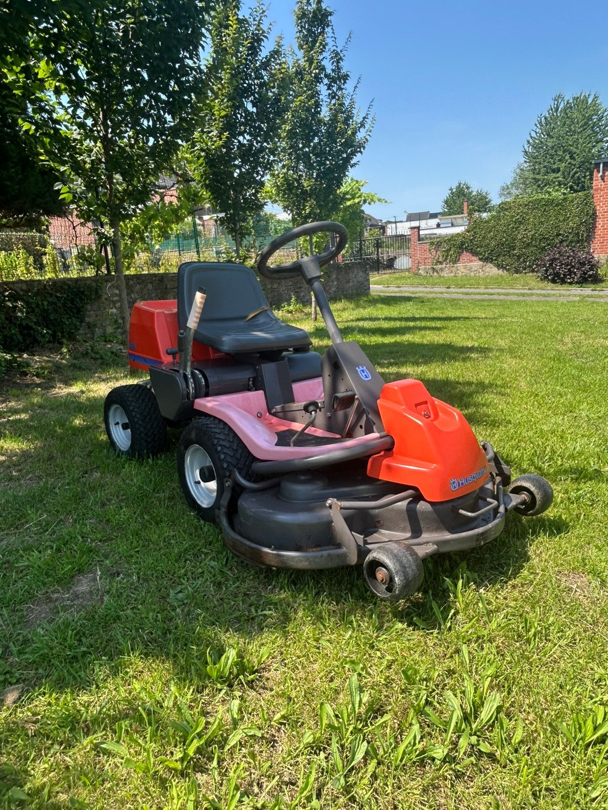 Tracteur tondeuse Husqvarna rider 16hp bridge&sttratôn, Jardin & Terrasse, Tondeuses autoportées, Enlèvement ou Envoi, Comme neuf