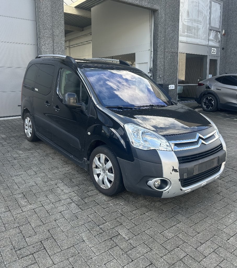 Citroen Berlingo  XTR, Voorwielaandrijving, 140 g/km, Zwart, 4 cilinders