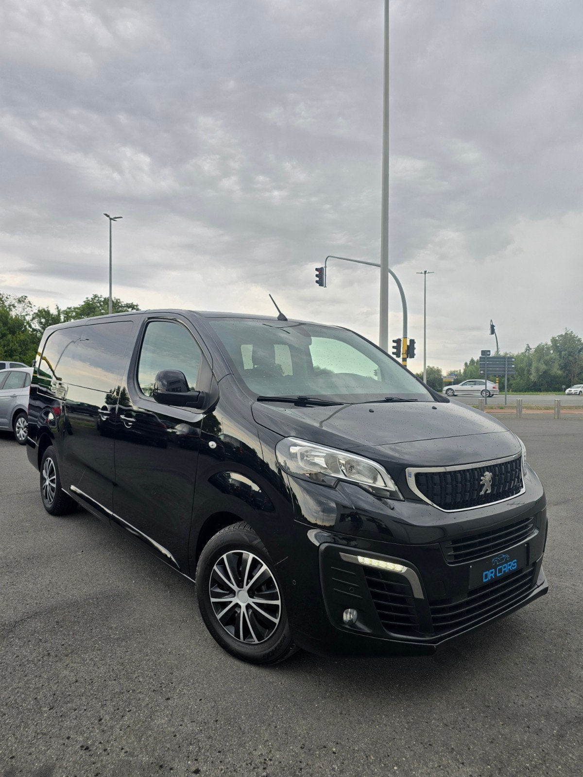 Peugeot Expert L3 Dubbele Cabine //Navigatie-Camera-Trekhaak, 1995 cc, Euro 6, 2500 kg, Zwart