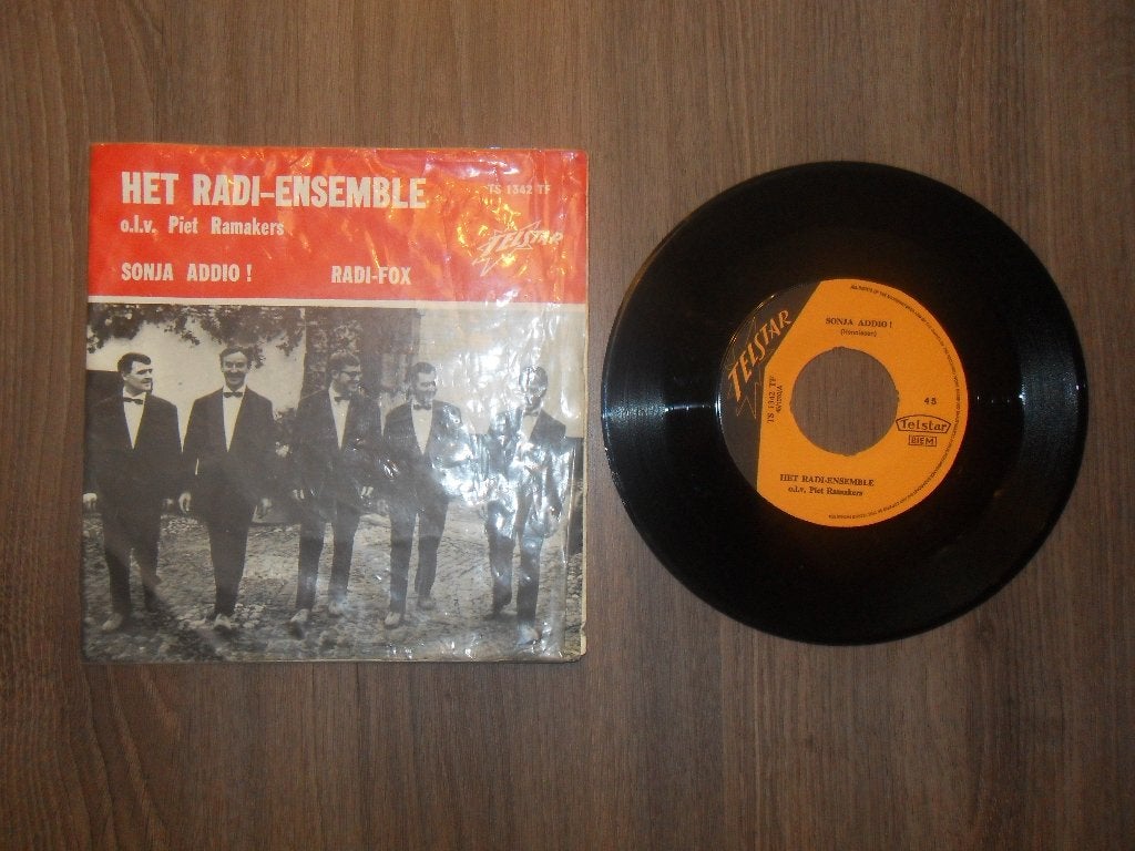 Het Radi-Ensemble - Sonja addio, Ophalen of Verzenden, Gebruikt, 7 inch, Levenslied of Smartlap