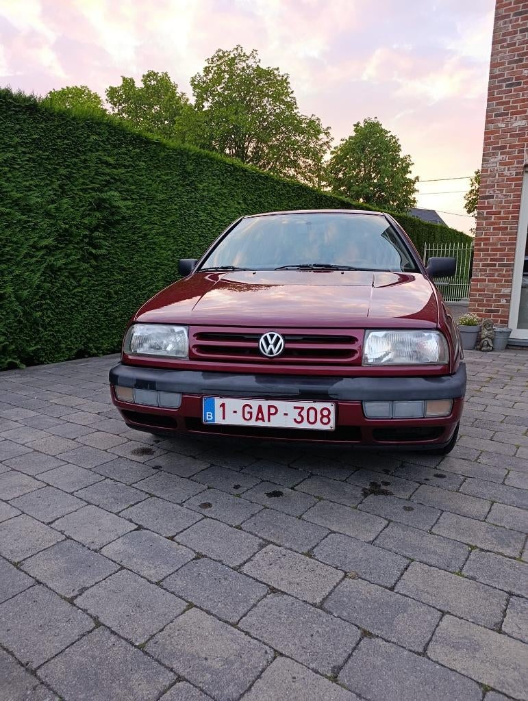 Volkwagen Vento oldtimer 1995, Autos, Achat, 4 portes, Boîte manuelle, Berline