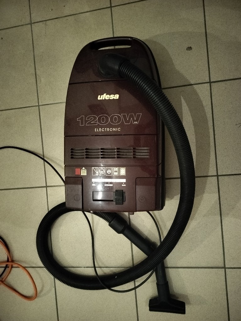 Ufesa 1200W Electronic sledestofzuiger met zak, Ophalen, Gebruikt, Sledestofzuiger