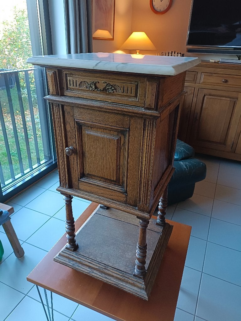 Table de chevet ancienn en chêne plateau en marbre vers 1900, Enlèvement