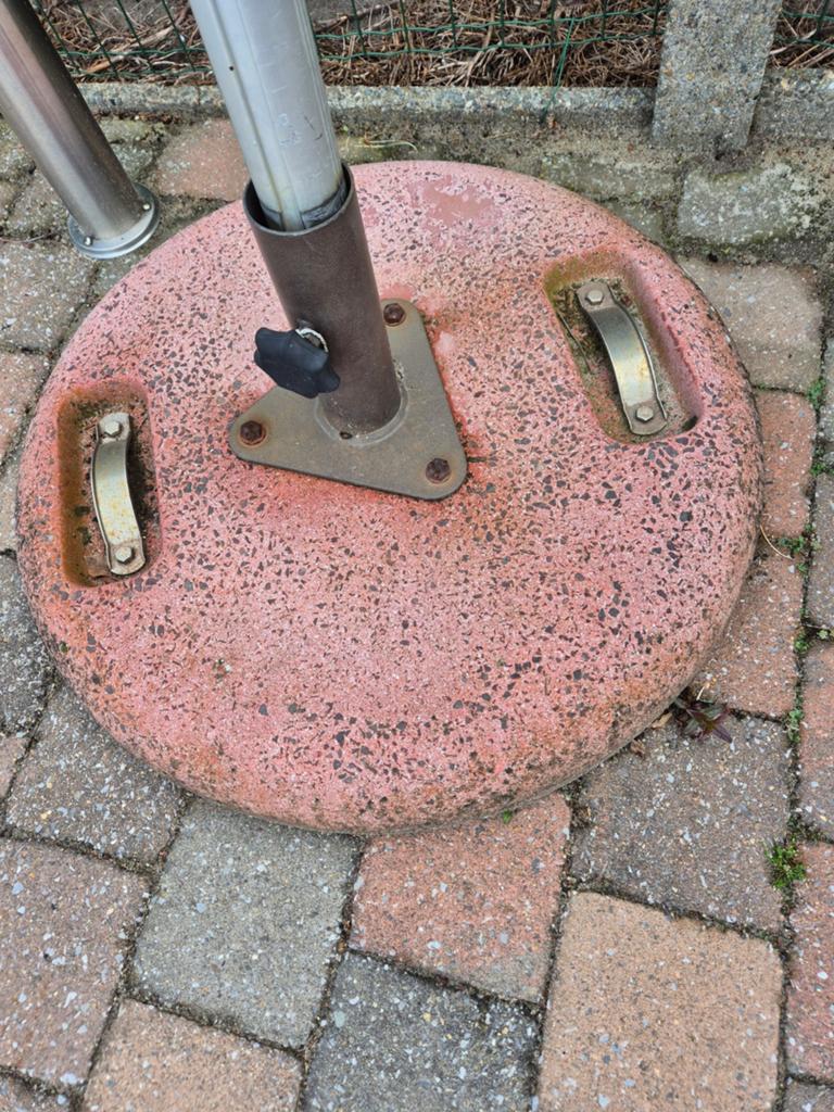 Parasolvoet, Ophalen