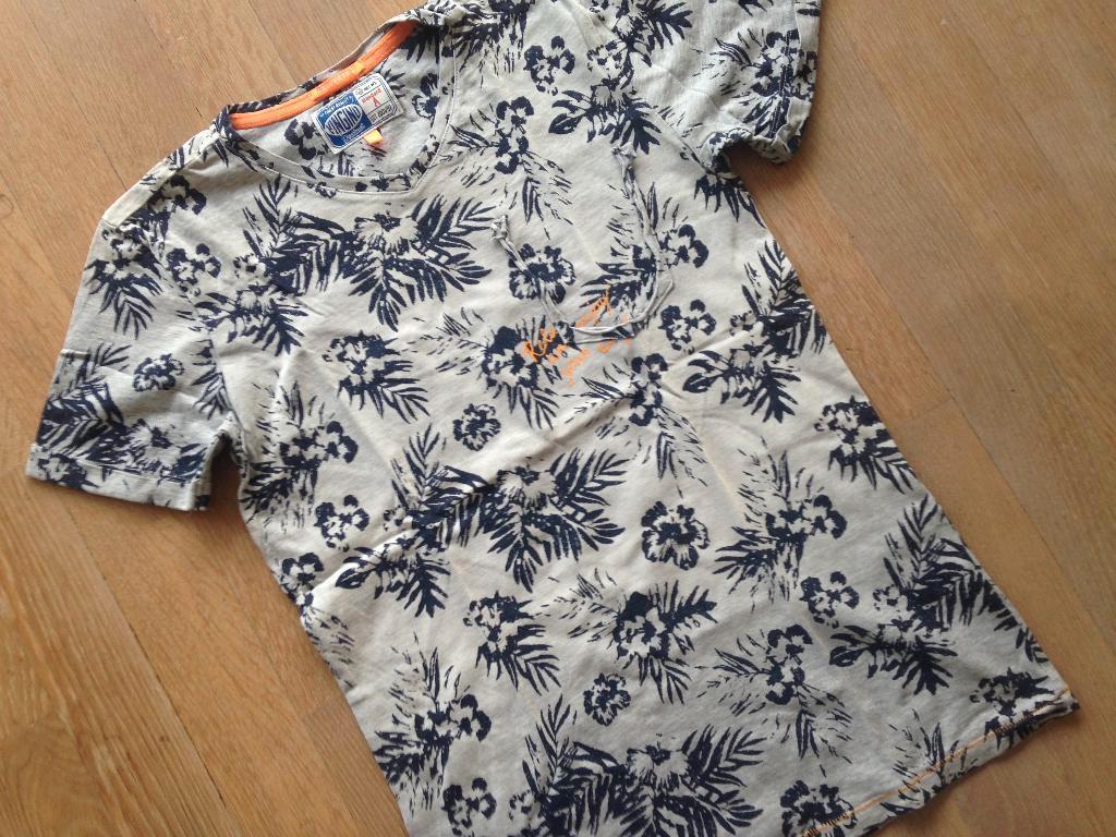 T-shirt Vingino 14 ans Parfait état, Enfants & Bébés, Vêtements enfant | Taille 164, Garçon, Enlèvement ou Envoi, Chemise ou À manches longues