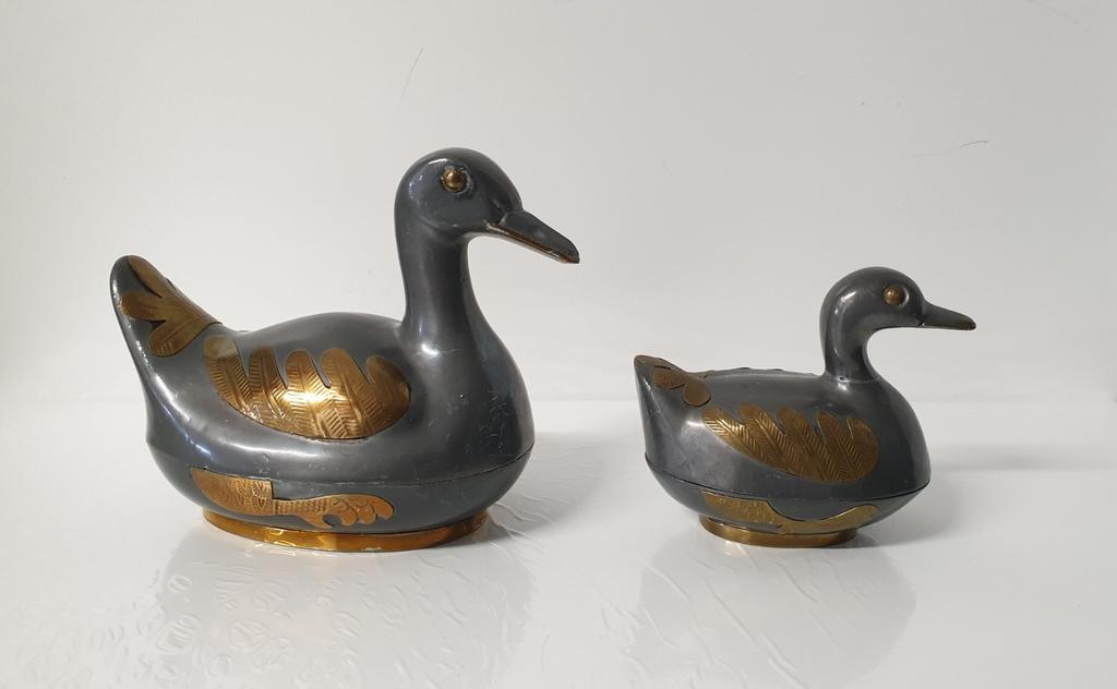 2 Tinnen eenden met brass versierd, Verzamelen, Ophalen of Verzenden