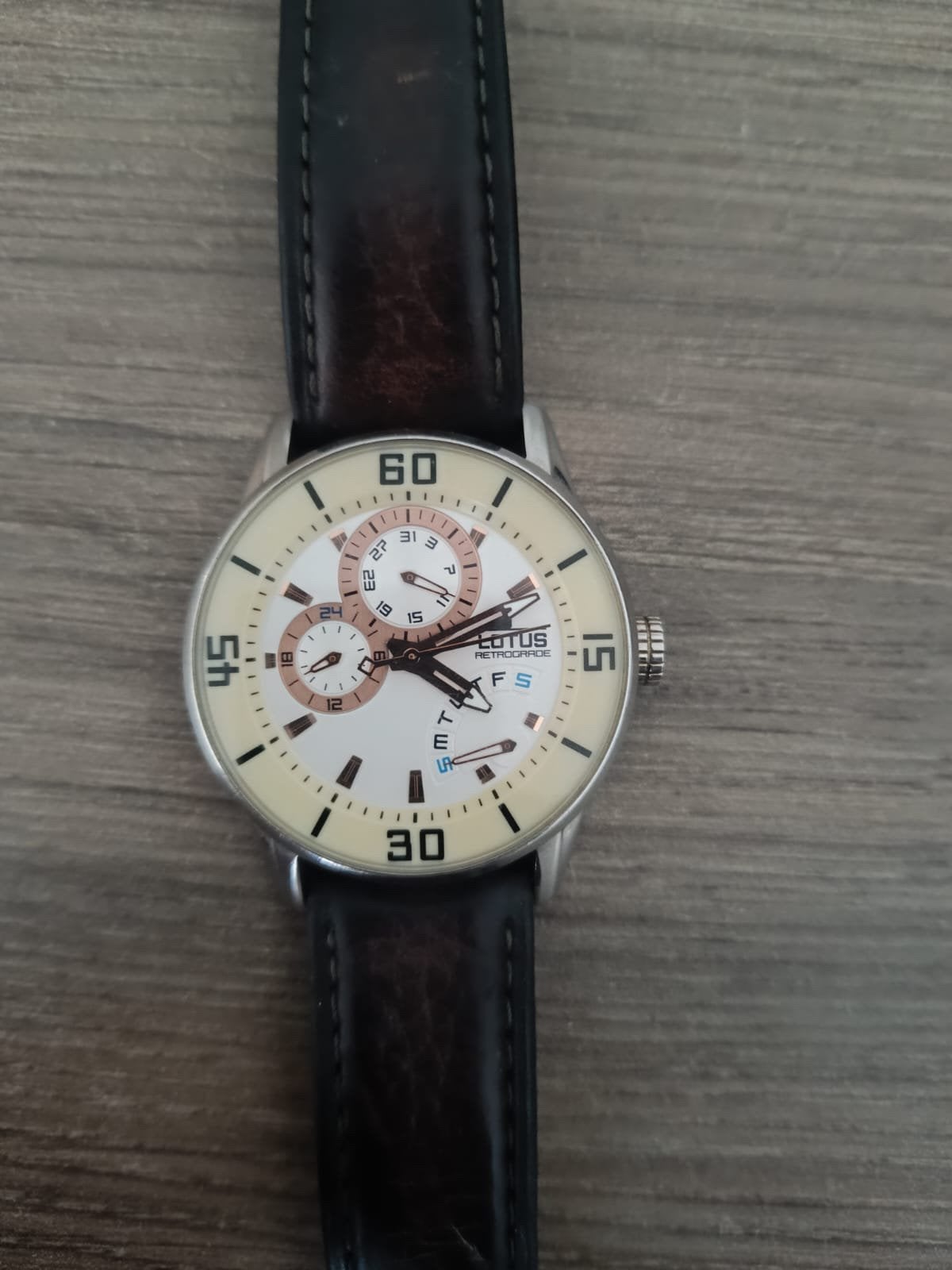 Lotus Horloge, Ophalen, Zo goed als nieuw