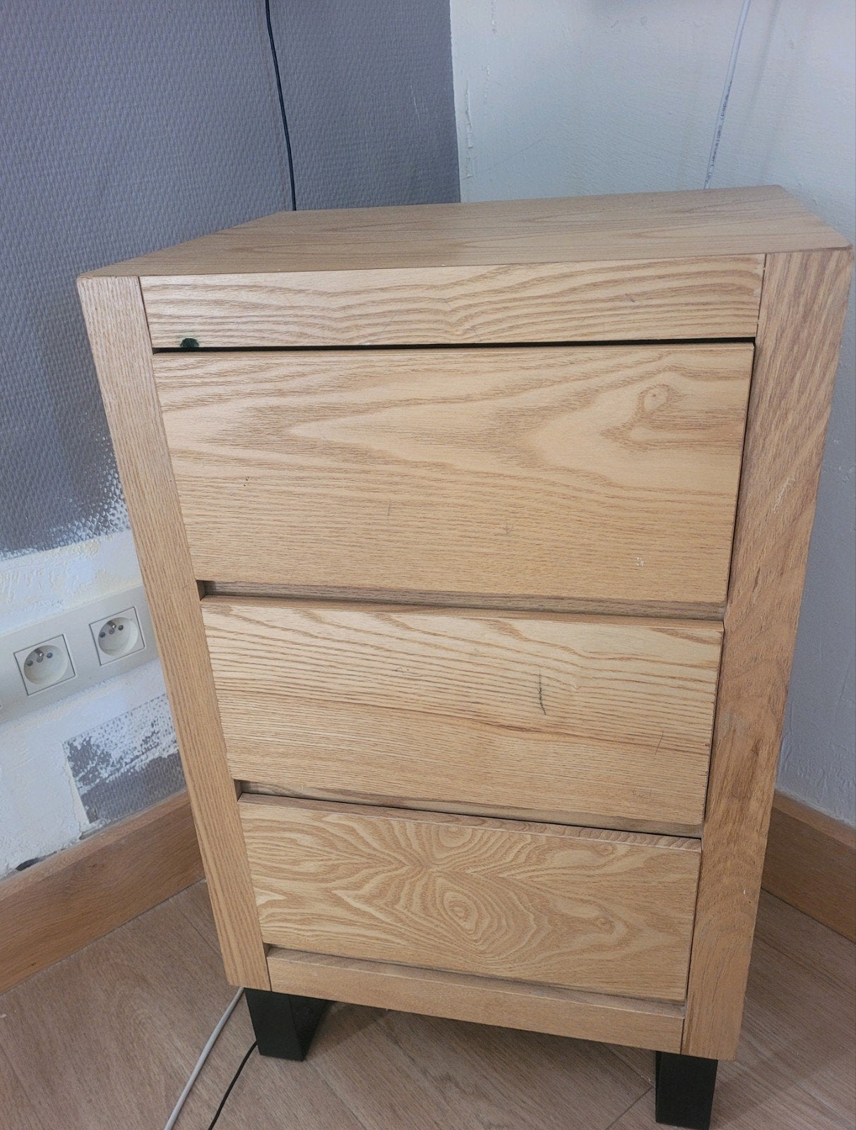 Petit meuble de rangement / Table de chevet en bois -chêne, Ophalen, Gebruikt, 55 tot 70 cm, 45 tot 65 cm