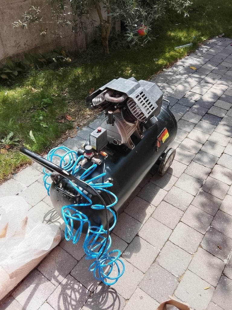 Compressor + zandstraalketel, Ophalen, Gebruikt