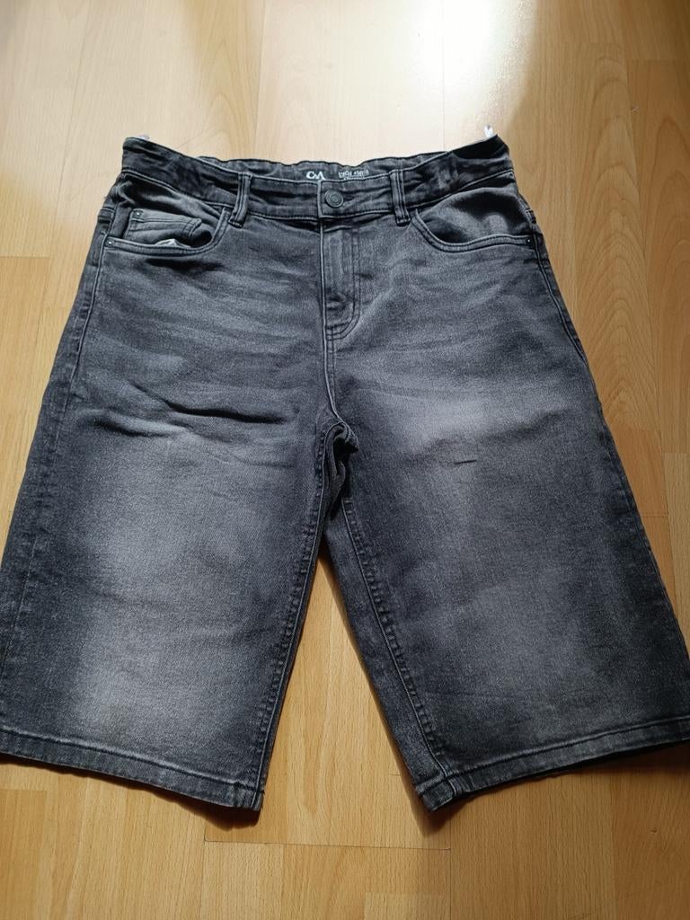 Short maat 176, Enfants & Bébés, Vêtements enfant | Taille 176, Enlèvement
