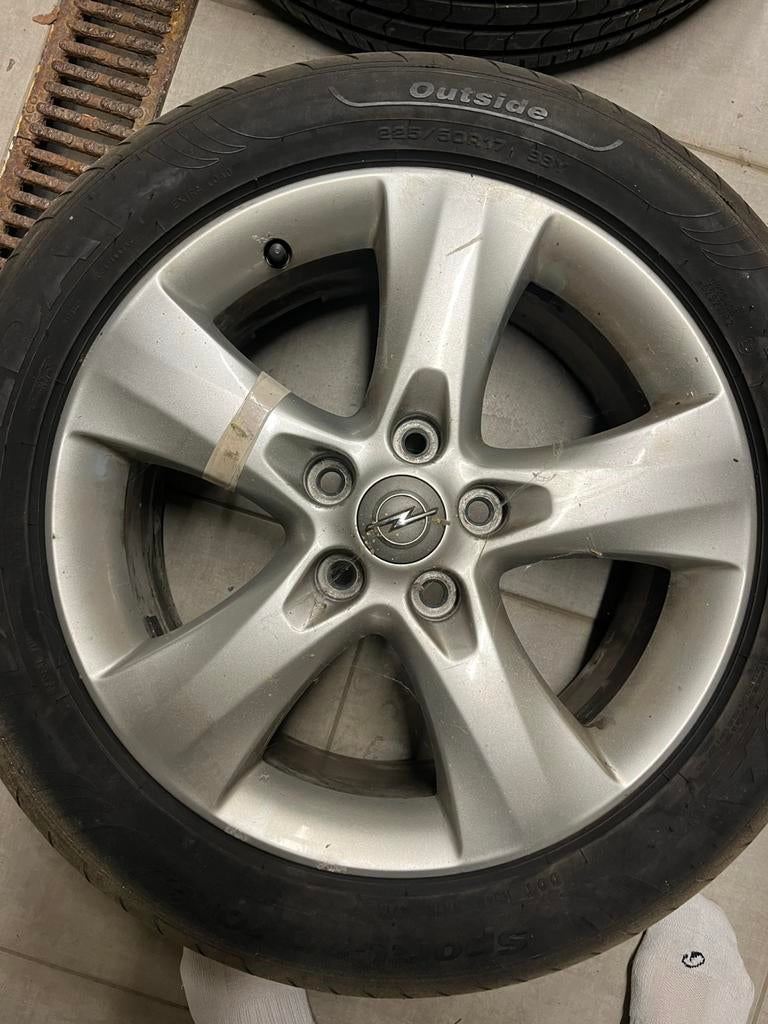 4 pneux été 225/50 R17 98V + jantes Opel Alu 5 trous, Autos : Pièces & Accessoires, Enlèvement, Jante(s)