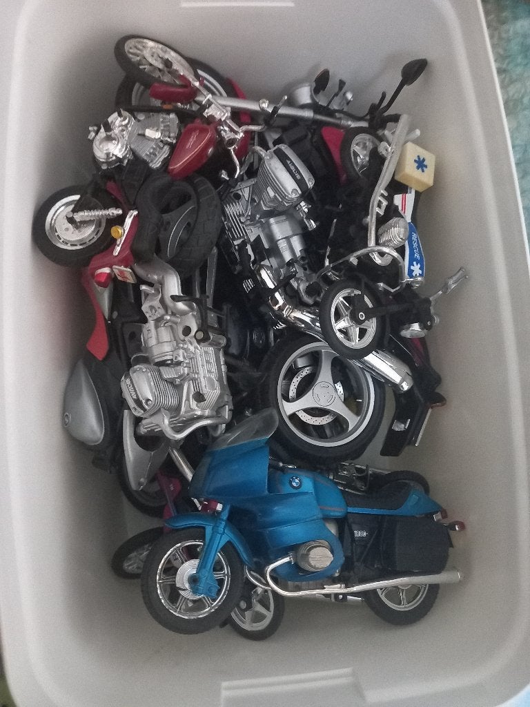 Lot de 16 mini motos BMW + 1 Harley Davidson, Ophalen, Gebruikt