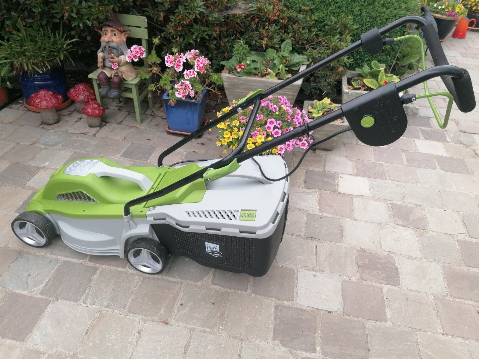 Mini grasmaaier, Enlèvement, Tondeuses à gazon électriques