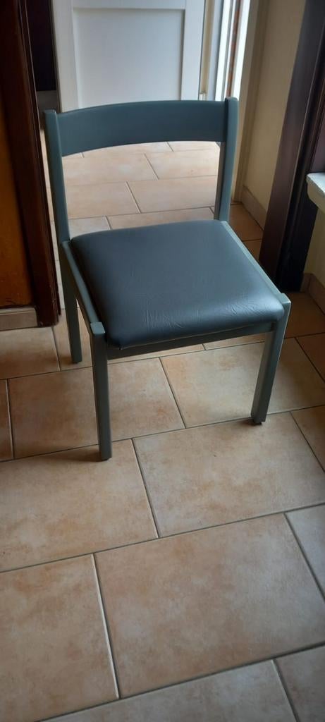 10 stoelen te kopp, Ophalen, Zo goed als nieuw, Grijs, Vijf, Zes of meer stoelen