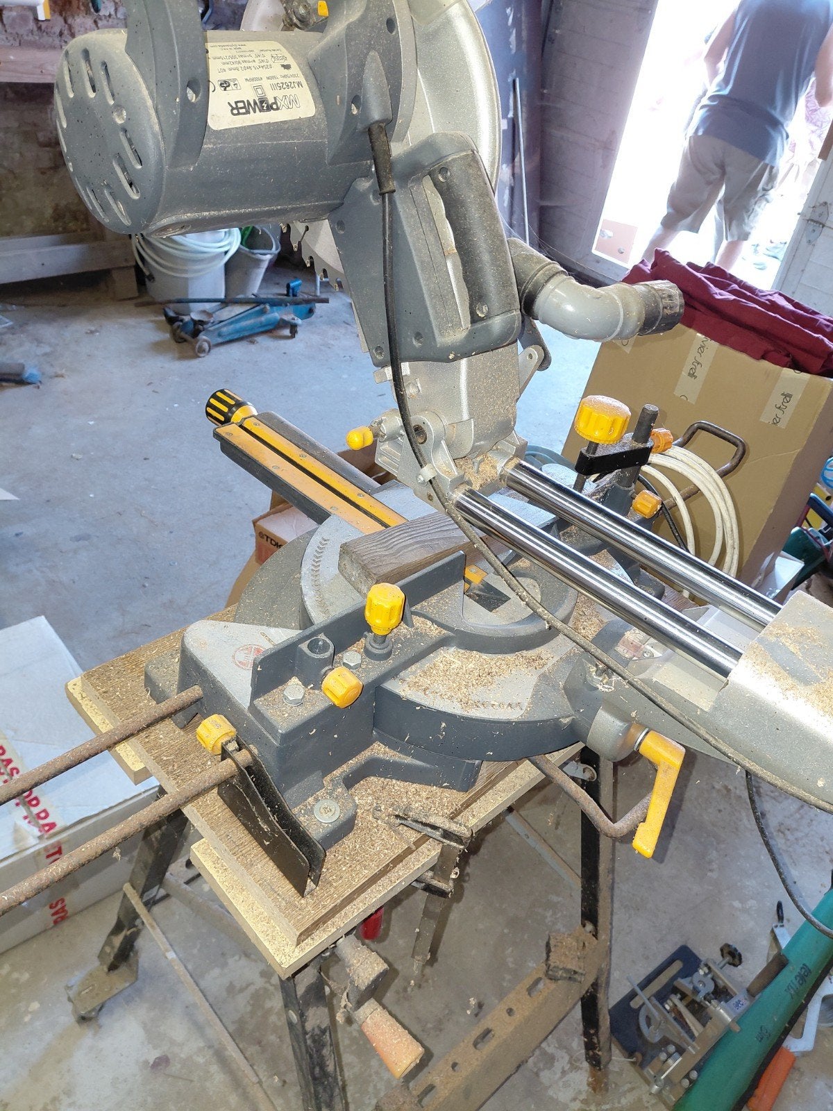 Scie onglet coulissante mx power, Bricolage & Construction, Outillage | Scies mécaniques, Enlèvement