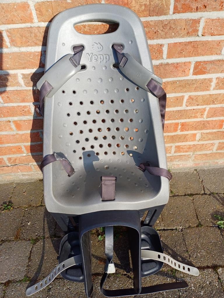 Yepp2 siège vélo A22 avec 2 adaptateurs, 9–22 kg, Repose-pieds, Comme neuf, 9 à 36 kg, Enlèvement