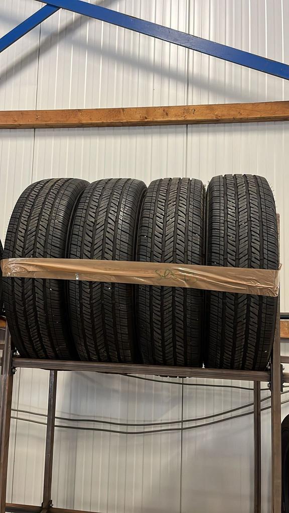 255-70-18 113T Bridgestone Dueler H/T - Set 30.40, Auto-onderdelen, Gebruikt, -, -, Ophalen of Verzenden