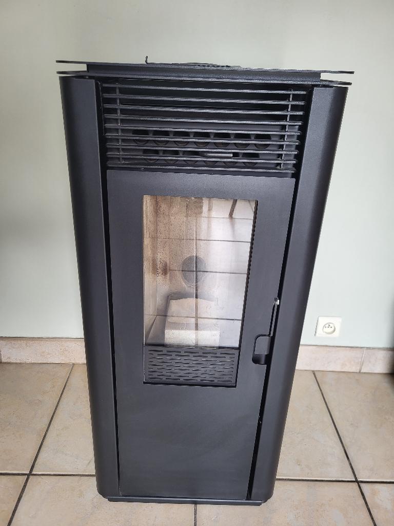 Poêle à pellet Milano 10 kw, Maison & Meubles, Poêles, Autres carburants, Comme neuf, Enlèvement, Poêle à granulés