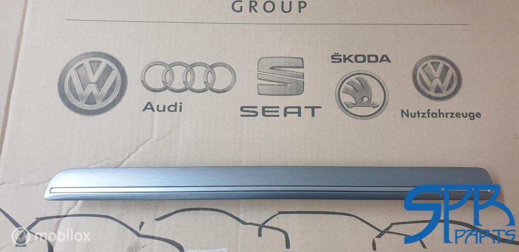 GOLF 7 SIERLIJST TRIM DASHBOARD LICHT grijs gestreept chroom, Auto-onderdelen, Interieur en Bekleding, Gebruikt, Volkswagen, Ophalen of Verzenden