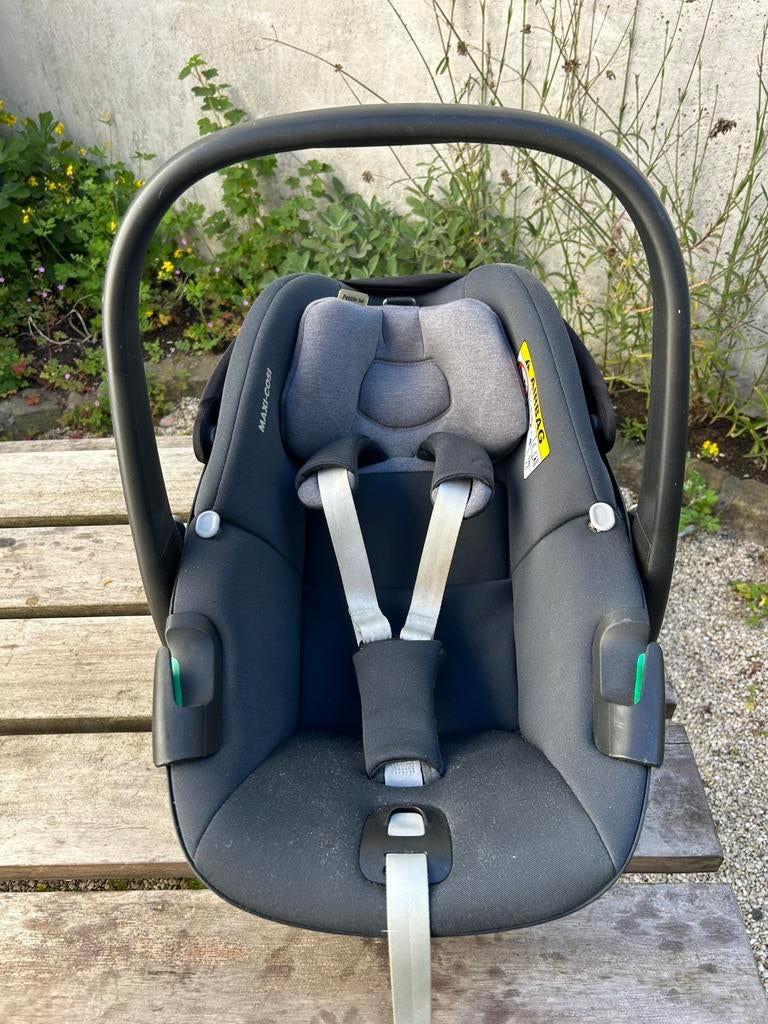 Maxicosi Pebble 360 Essential Graphite, Kinderen en Baby's, Autostoeltjes, Ophalen, Autogordel of Isofix, Zijbescherming, Zo goed als nieuw