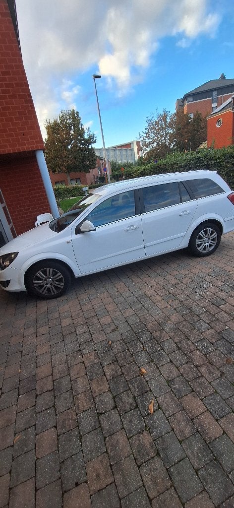 Opel astra, Autos, Achat, Boîte manuelle, Bluetooth, 5 portes