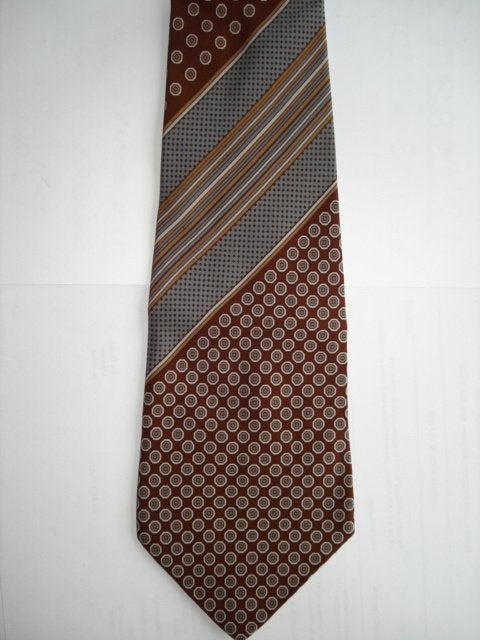 Yves Saint Laurent Paris Cravate en soie marron gris, Yves Saint Laurent, À motif, Brun, Porté