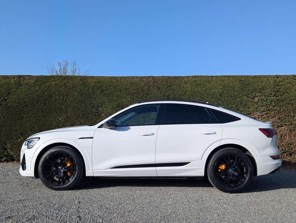 Audi Q8 e-tron (Q8)e-tron - black edition - 2x s-line-side a, Autos, Capteur de lumière, Entreprise, 370 km, 5 portes